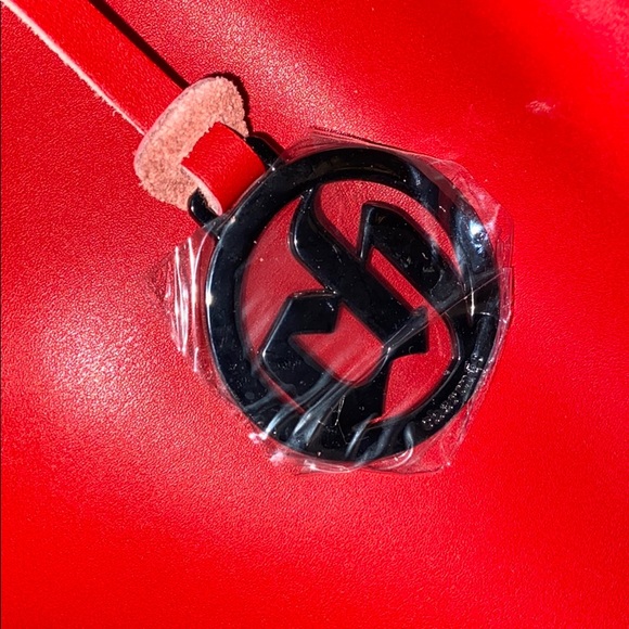 Red oversized purse - Picture 2 of 3